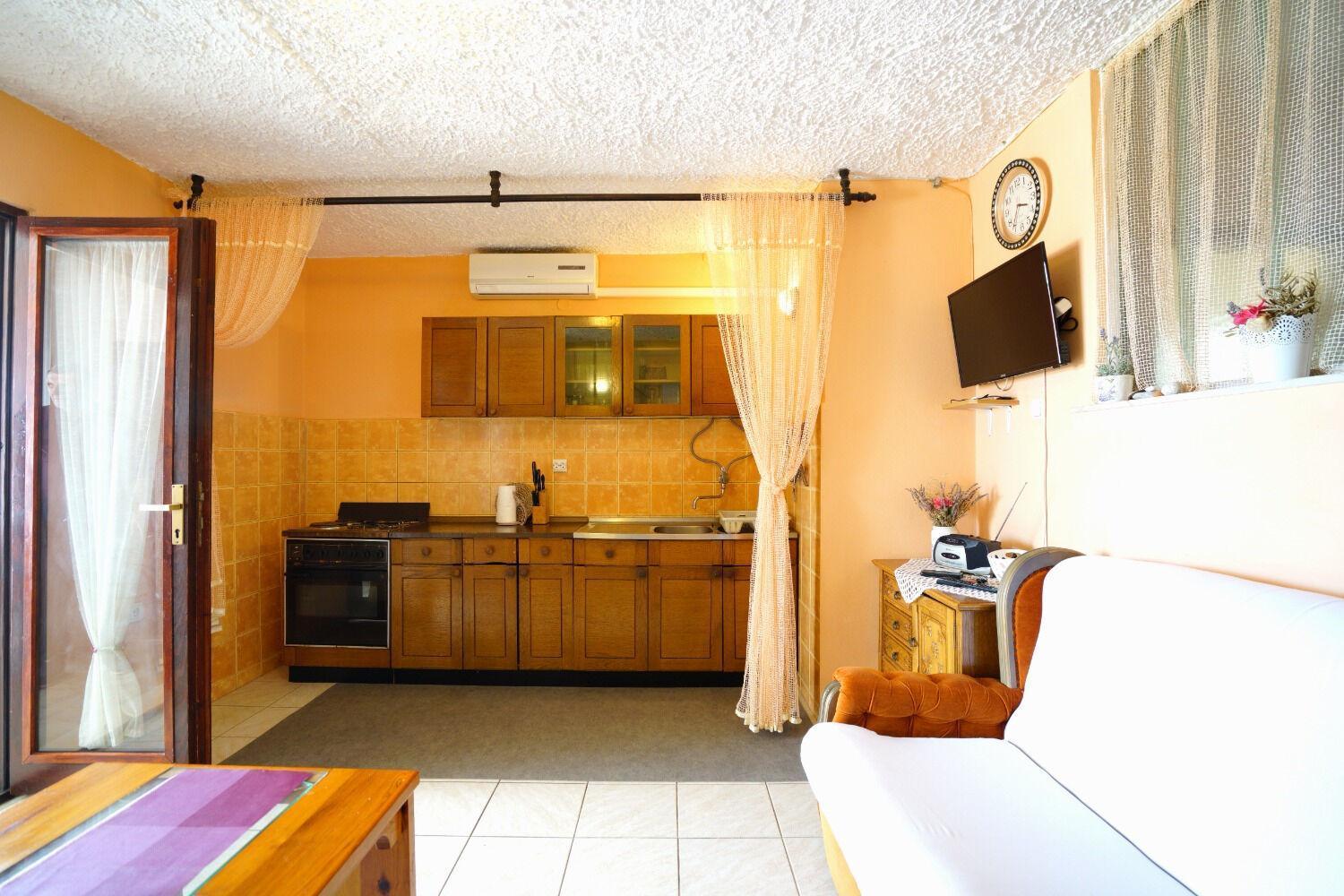 Apartment Lile Писак Екстер'єр фото